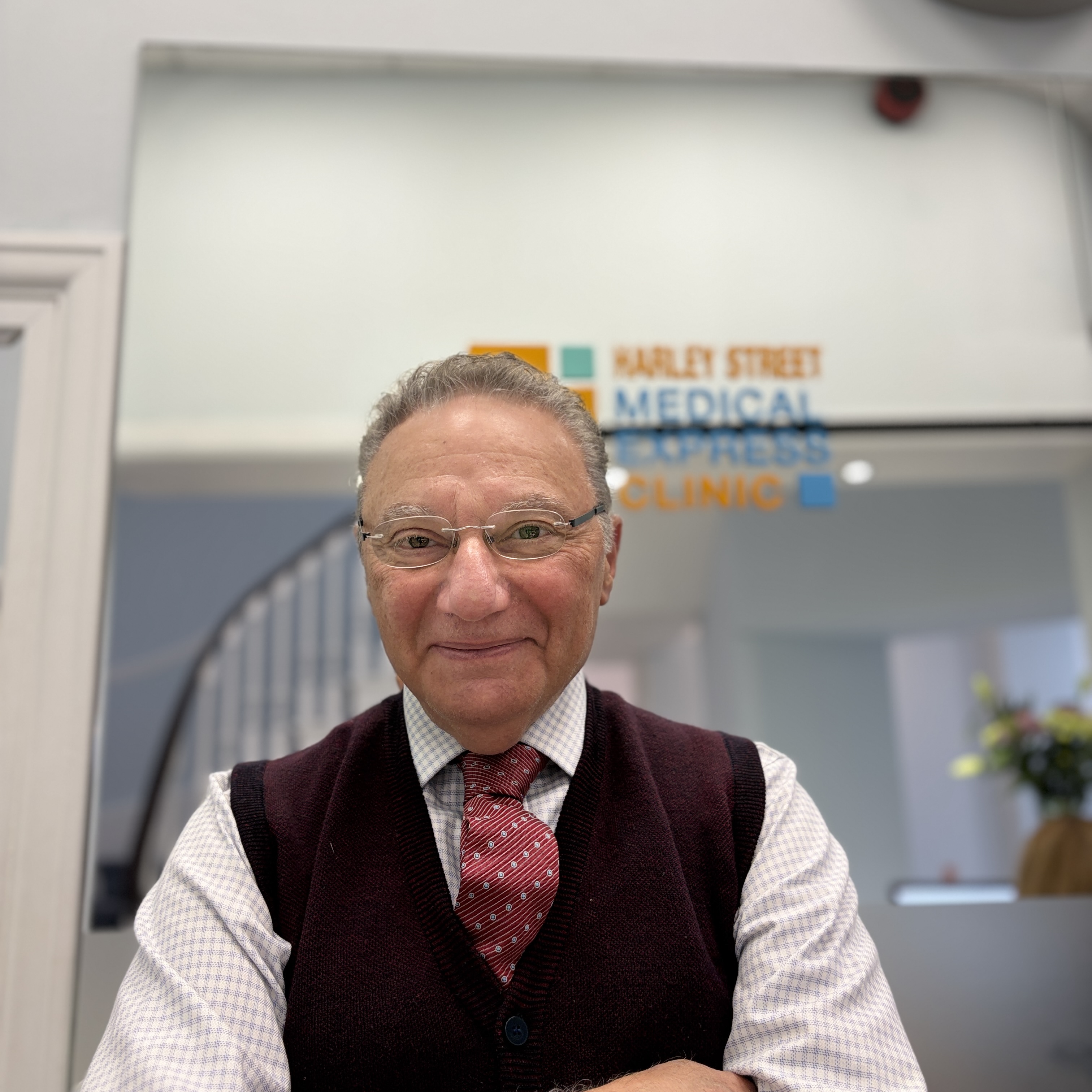 Mr Hikmat Naoum, Consultant Gynaecologist