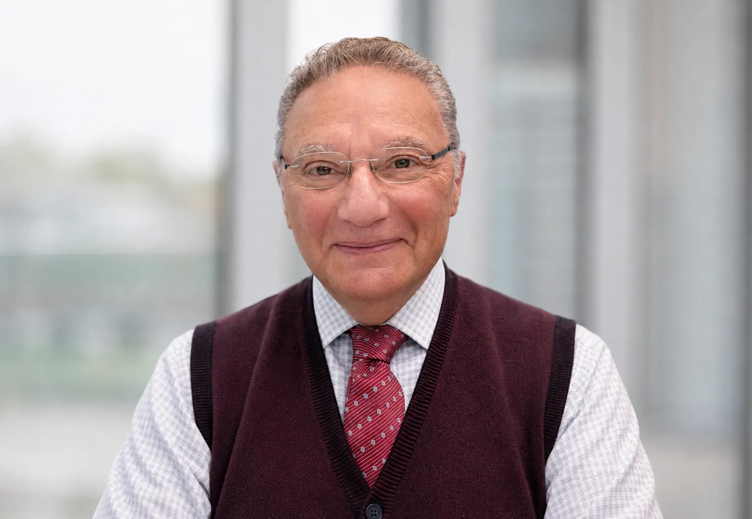 Dr Hikmat Naoum
